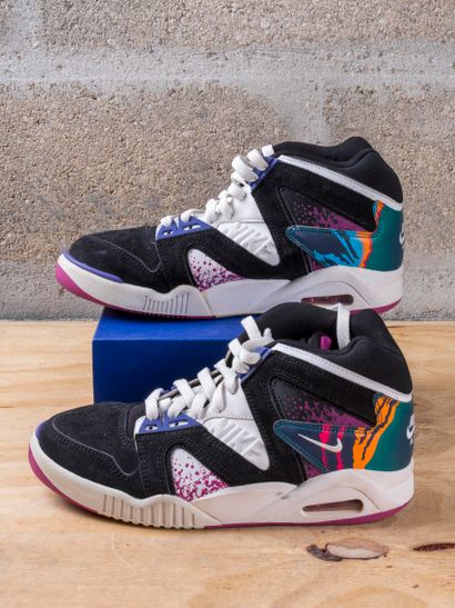 null NIKE AIR TECH CHALLENGE HYBRID

Black Pink

(354717-011)

US 7,5 / EU 40,5

(Bon...