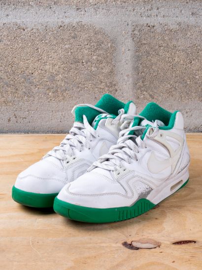 null NIKE AIR TECH CHALLENGE 2

Wimbledon

(621358-110)

US 8 / EU 41

(Bon état...