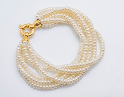 Bracelet of six rows of freshwater pearls...