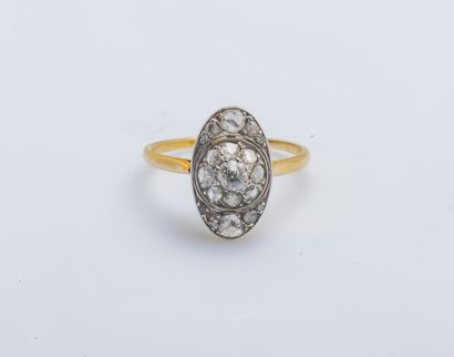null Small ring in yellow gold 18 carats (750 thousandths) and platinum (950 thousandths)...
