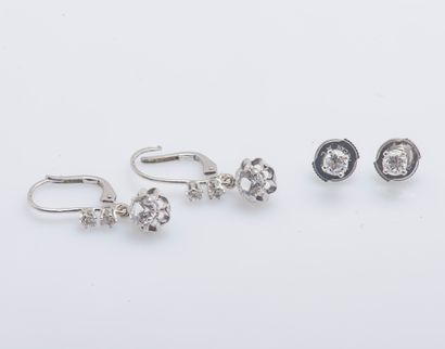 
Pair of earrings in 18K white gold (750...