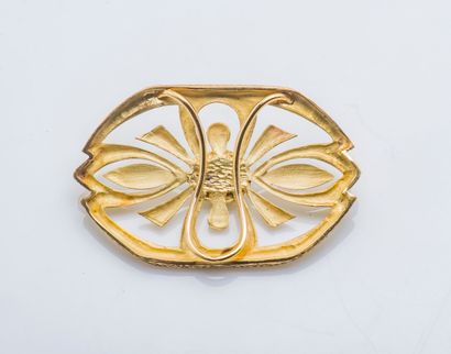 null Belt buckle in yellow gold 18 carats (750 thousandths) openwork stylizing an...
