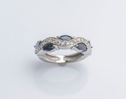 null Band ring in 18K white gold (750 thousandths) set with navette sapphires and...