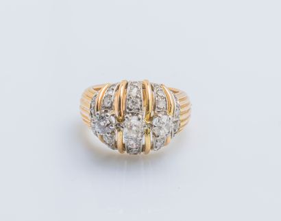 null Ring cambered yellow gold 18 carats (750 thousandths) and platinum (950 thousandths)...