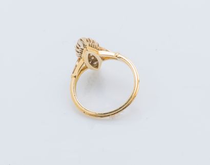 null Ring marquise in yellow gold 18 carats (750 thousandths) the bezel drawing a...