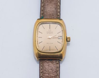 OMEGA Watch De Ville in gilded metal (missing plating). The rectangular cushion case...