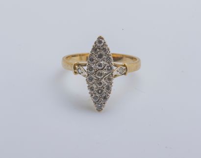 null Ring marquise in yellow gold 18 carats (750 thousandths) the bezel drawing a...