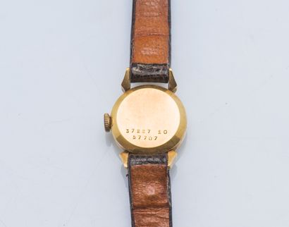 CERTINA Ladies' wristwatch circa 1950. Round case in yellow gold 18 carats (750 thousandths)...