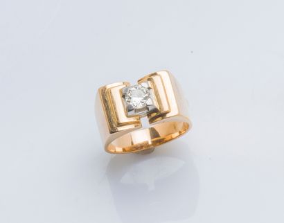 null 
Ring bridge out of yellow gold 18 carats (750 thousandths) and platinum (950...