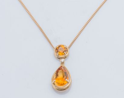 null Chain and pendant in yellow gold 18 carats (750 thousandths), the pendant of...