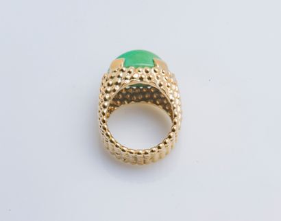 null Bague en or jaune 18 carats (750 ‰) ornée d’un cabochon de turquoise (vert),...