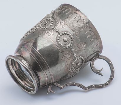 E. COLLET (act. 1886-1894) Timbale on foot (925 thousandths) silver and a handle...