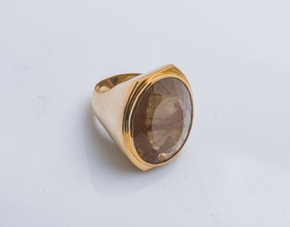 Important cocktail ring in yellow gold 18...