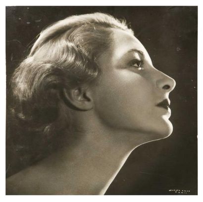 Georges SAAD (XX) Portrait de femme, vers 1930 Tirage argentique d'époque, porte...