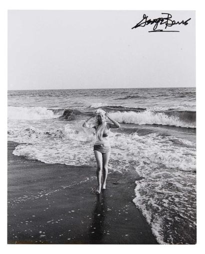 George BARRIS (né en 1928) Marilyn sur la plage, 1962 Tirage argentique d'époque,...