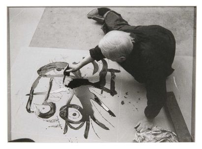 Clovis PREVOST (né en 1940) Coffret de 12 photographies originales de Joan Miro,...