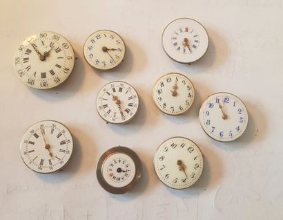 null Lot of 159 mechanical movements with manual winding, some with dials, crowns,...