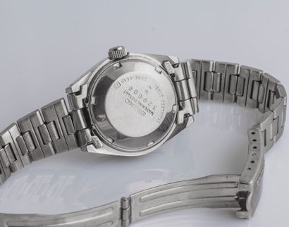 SEIKO SEIKO 

Ladies' watch Seiko 5 rèf. 2906-0610, round steel case with screwed...