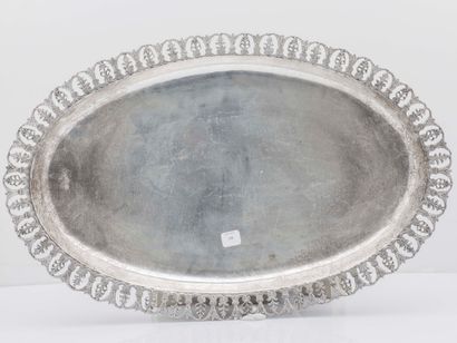 Oval dish in silver (800 thousandths), the...