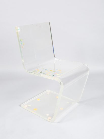 null Plexiglas chair in cantilever 

Work around 1970 

79 x 42 x 42 cm 

Traces...