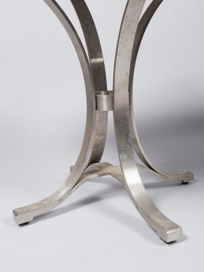 null 
Pair of square pedestal tables in brushed steel, crystallized resin top 




French...