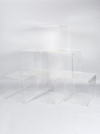 null 
Suite de 6 bouts de canapés cube en plexiglas 




40 x 40 x 40 cm
