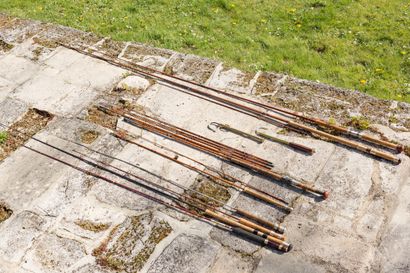 Lot of 8 fishing rods including:

-Heddon,...