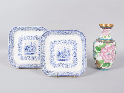 Lot including : 

- MONTEREAU, 2 dishes in...