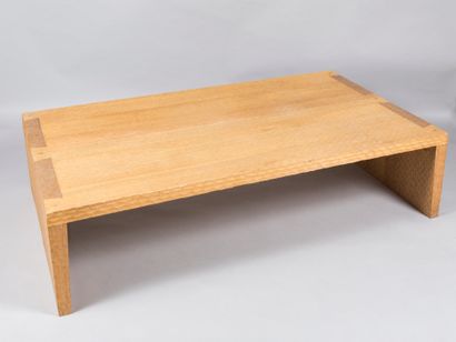null Importante table basse en bois naturel à décor sculpté à la gouge 

36,5 x 155...