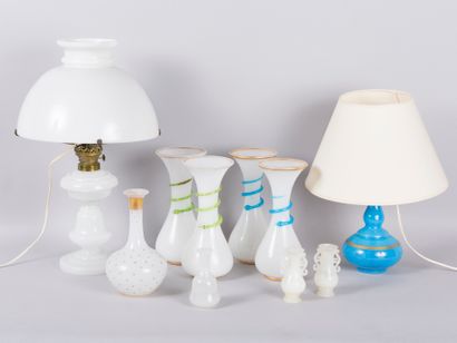 Lot of opalines including two lamps, four...