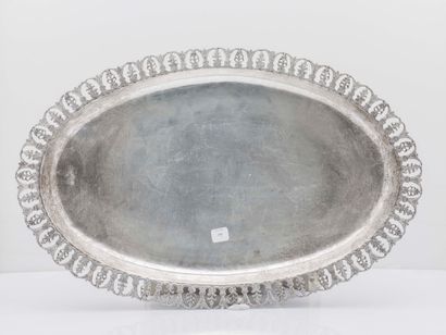 null Oval dish in silver (800 thousandths), the leafy edge openwork. 

Turkish work....