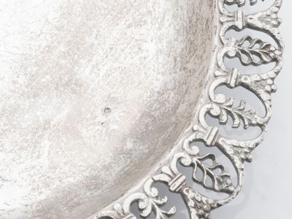 null Oval dish in silver (800 thousandths), the leafy edge openwork. 

Turkish work....