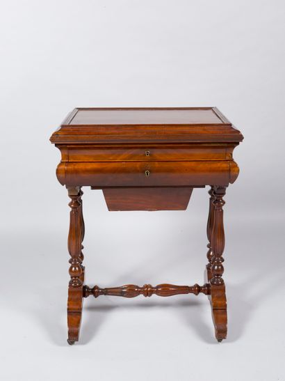 null Small mahogany and mahogany veneer work table opening with a flap revealing...