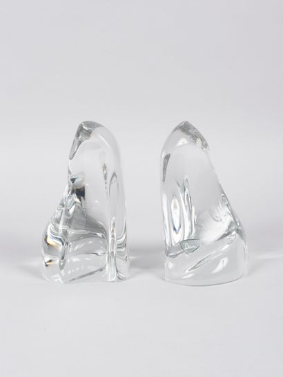 DAUM France DAUM France, 

Pair of bookends in molded glass 

H. 17 cm