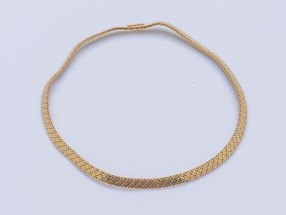 null Flexible ribbon necklace in yellow gold 18 carats (750 thousandths) with decoration...