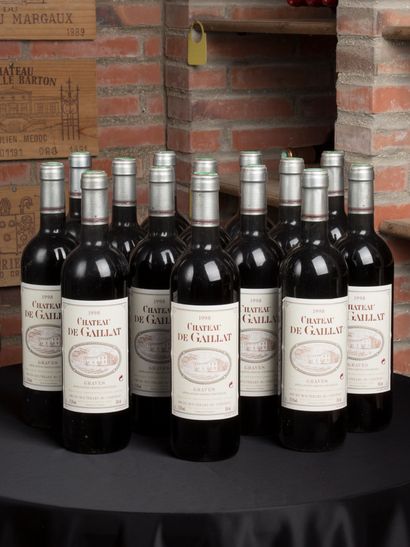 null 15 bottles of Château Gaillat, Graves, 1998 
Low level neck