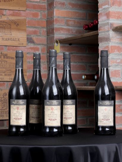 null Lot comprenant : 
- 4 bouteilles de Sherry, Emilio Lustau, Don Nuno 
- 1 bouteille...