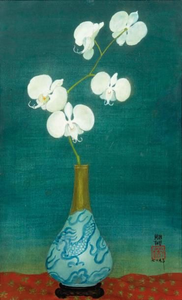 Maî Trung THU (1906-1980) ORCHIDEES DANS UN VASE, Peinture sur soie, signée en bas...