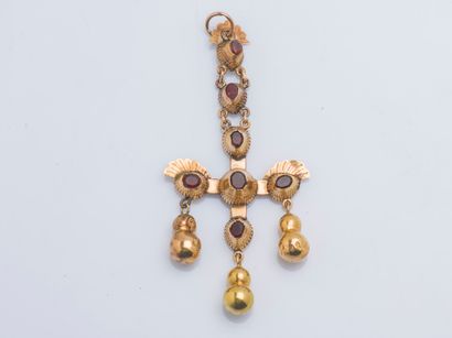 null Important pendentif croix saint esprit auvergnate en or jaune 18 carats (750...