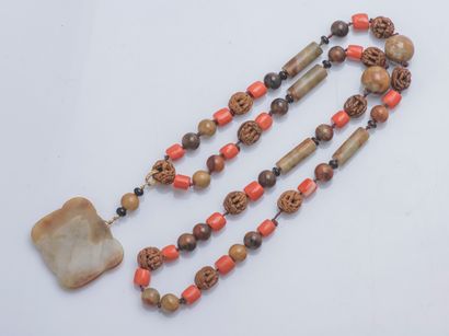 KAY YIN LO Long necklace formed of coral beads (corallium spp. CITES appendix II...