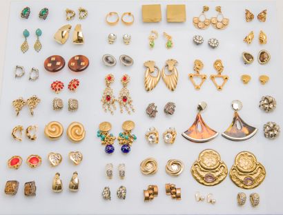 null Lot of 41 pairs of fancy earrings or pendants in gold or silver metal. System...