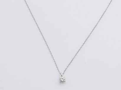 null Necklace in 18K white gold (750 ‰) formed by a chain and a pendant set with...