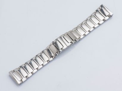 BOUCHERON Bracelet à lames d'acier à boucle déployante de montre modèle MEC de dame.
Longueur...