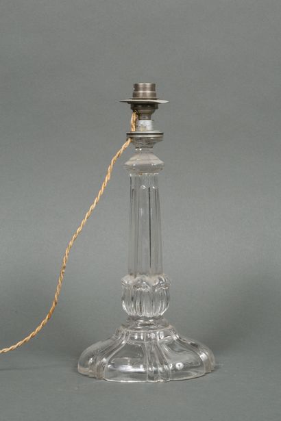 null Cut crystal torch, mounted as a lamp 
H. 32 cm 

Legal fees : 14,28