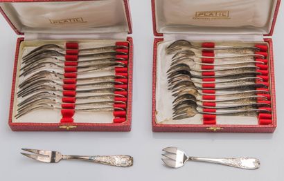 null Service PLATIL en métal argenté composé de 12 fourchettes ; 12 couteaux à poissons...