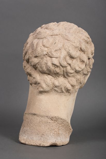 null Tête d'homme sculptée d'après l'antique en pierre reconstituée 
H. 36 cm 

Frais...