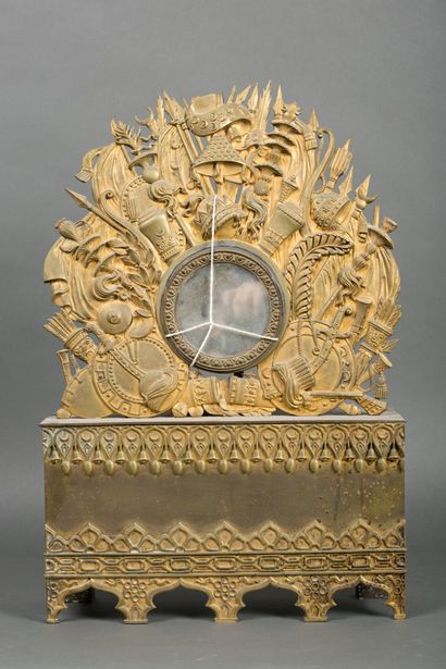 null Gilt bronze clock frame decorated with arrows, quivers, sabers and crescent...