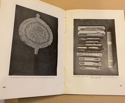 null Celal Esad ARSEVEN. 
Les Arts Décoratifs Turcs. 
Istambul, sd (1950), in 4 relié...