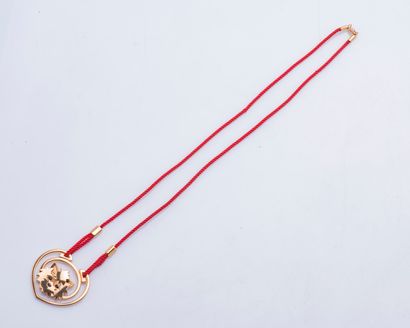 TTF Collier composé d’un pendentif chien en or rose 18 carats (750 ‰), les yeux et...