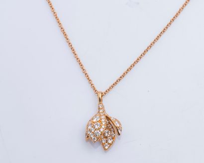 TTF 18K (750 ‰) rose gold necklace composed of a jaseron chain and a magnolia pendant...